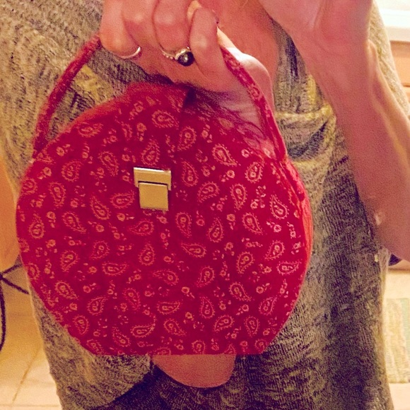 🎨PAISLEY PILLBOX PURSE LIP, CHEEK & EYESHADOW 🎨 - Picture 4 of 10